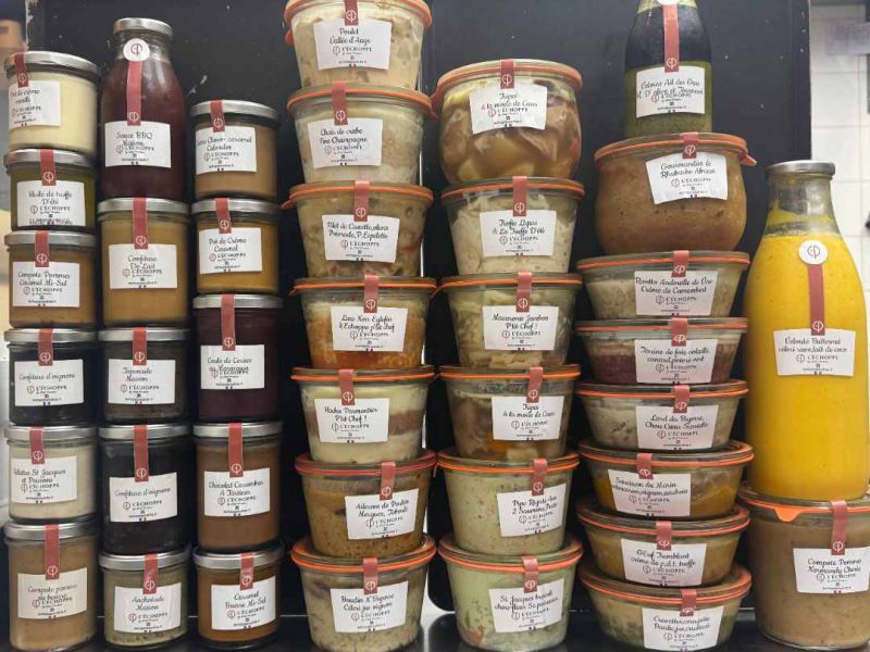 photo de tous les bocaux et pots en verre etiquette (l échoppe by chef poudras)
tous les bocaux et pots en verre etiquette (l échoppe by chef poudras) - l echoppe by chef poudras Risques : Substances allergisantes non déclarées, Clostridium botulinum (agent responsable du botulisme) Motif : absence de maitrise du procédé de fabrication des produits et allergènes non indiqués