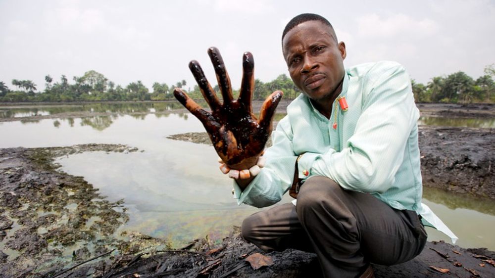 Shell accused of trying to wash hands of Nigerian oil spill mess