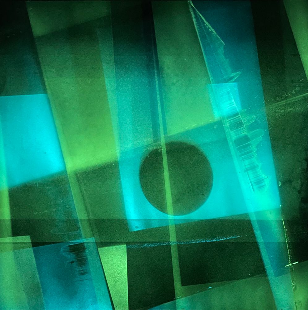 Obra "Guerra futura 1" (a oscuras) de la serie "Parabellum 5", por el artista abstracto El Gus.