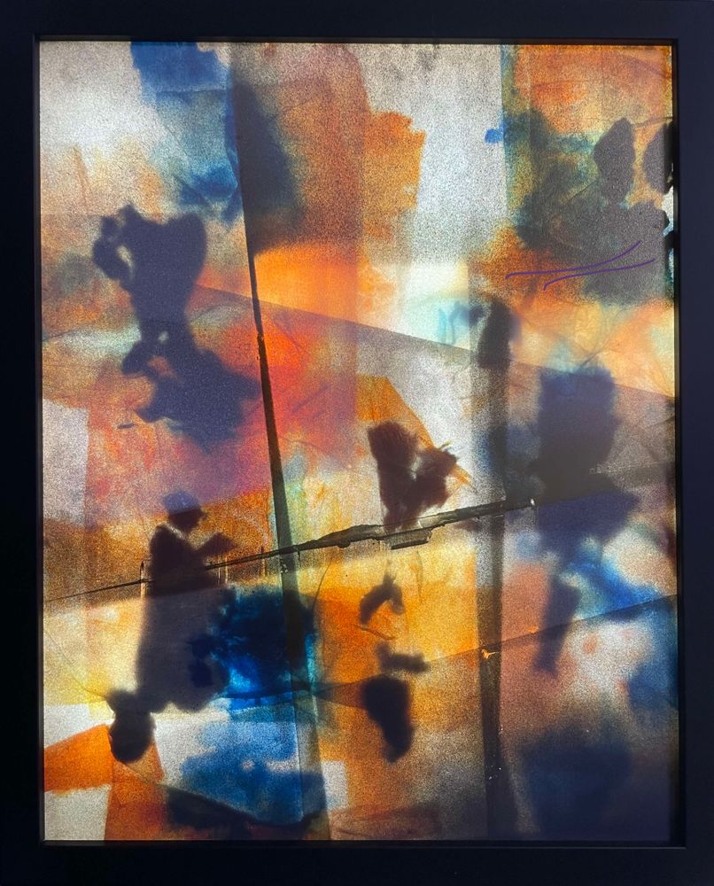 Obra “Ausencias 5: Sirio” (retroiluminada con luz ambiente), por El Gus.
