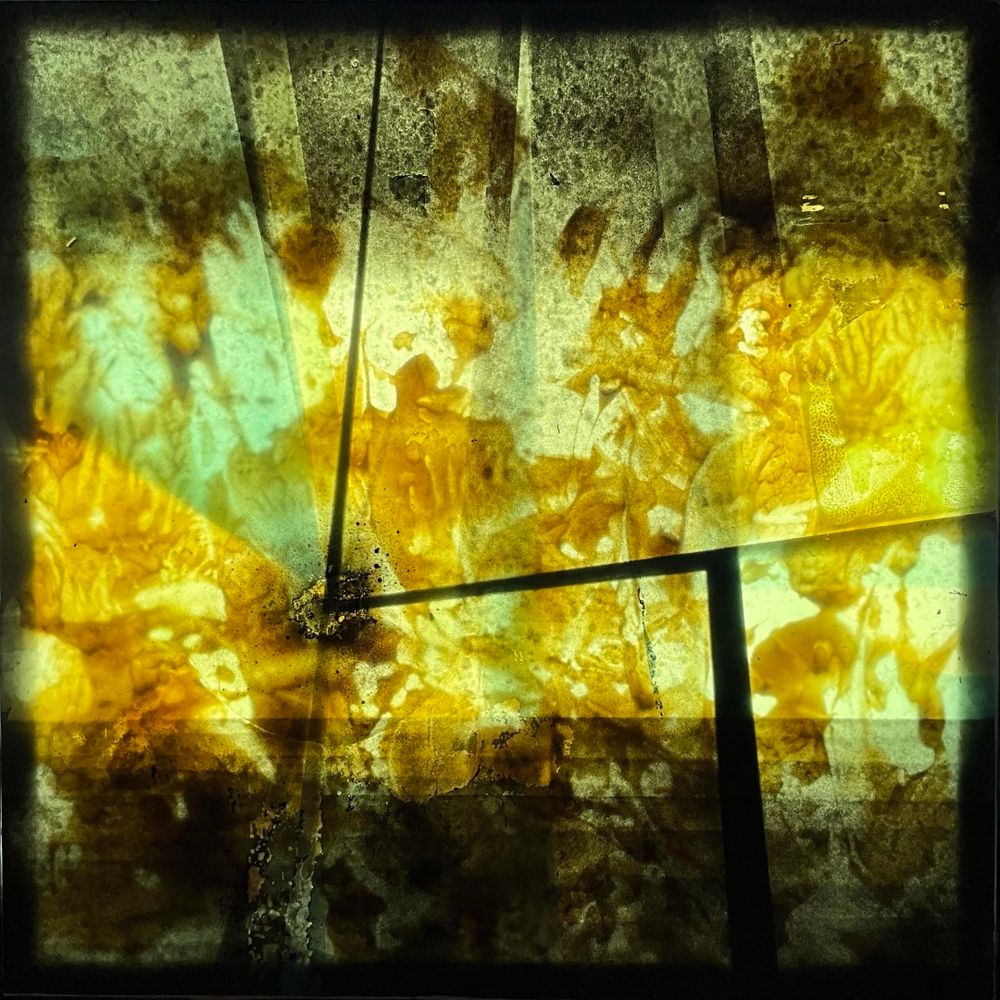 Obra "Guerra futura 2" (retroiluminada) de la serie "Parabellum 5", por el artista abstracto El Gus.