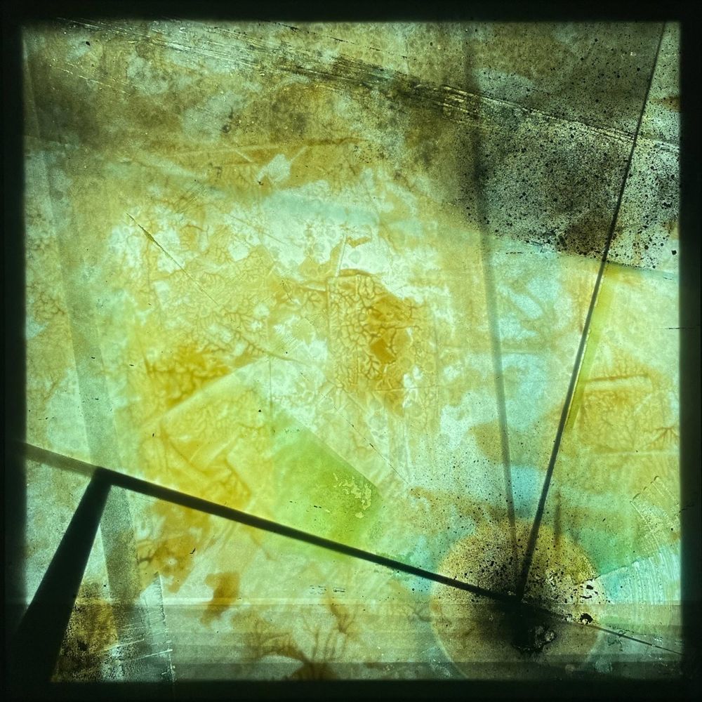 Obra "Guerra futura 3" (retroiluminada) de la serie "Parabellum 5", por el artista abstracto El Gus.