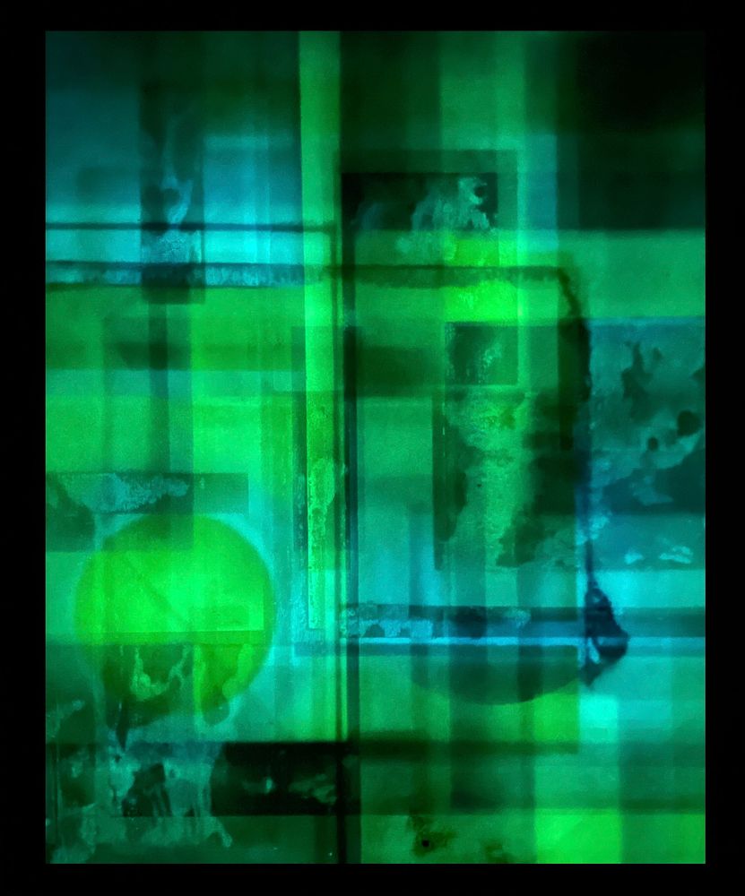 Obra "Visión nocturna 2" (cara 2, apagada a oscuras) de la serie "Parabellum 4", por el artista abstracto El Gus.
