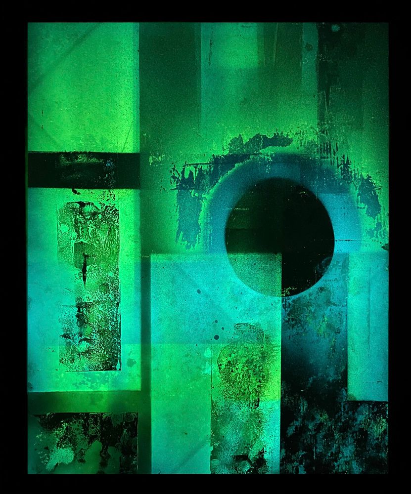 Obra "Visión nocturna 1" (cara 2, apagada a oscuras) de la serie "Parabellum 4", por el artista abstracto El Gus.