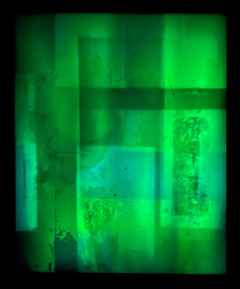 Obra "Visión nocturna 1" (cara 1, apagada a oscuras) de la serie "Parabellum 4", por el artista abstracto El Gus.