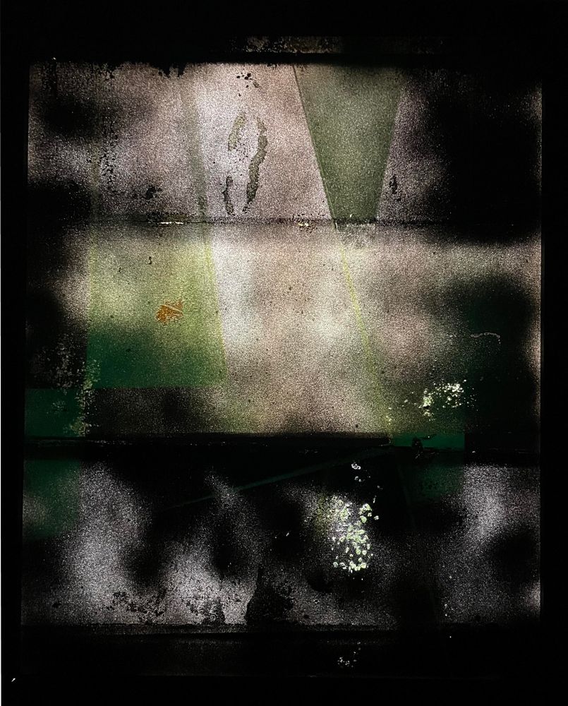 Obra "Escudo antimisiles" (encendida a oscuras) de la serie "Parabellum 3", por el artista abstracto El Gus.