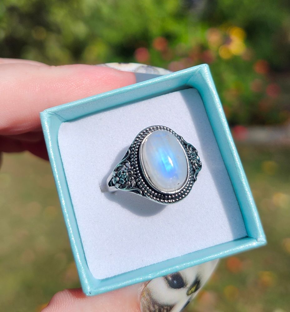 Superflash Moonstone oval ring