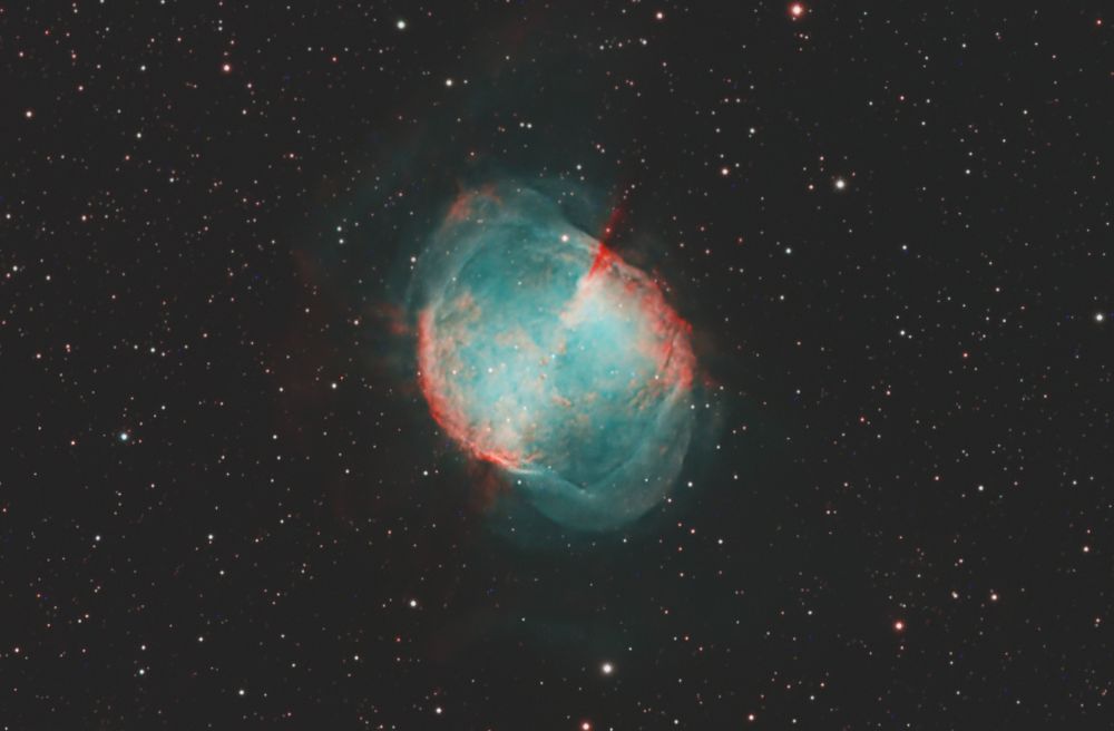 Messier 27, The Dumbbell Nebula (also known as the Apple Core Nebula). Retaken with more exposure.

Shot taken on 2025-07-4 from my backyard

Telescope : William Optics Pleiades 111
Camera : ZWO ASI 2600 + L-Extreme Filter
Total exposure: 85 minutes

#Astrophotography #Space #DeepSpace #Astronomy