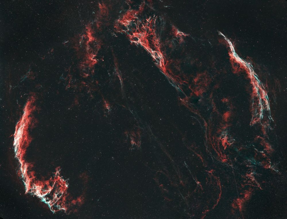The Cygnus Loop (radio source W78, or Sharpless 103) is a large supernova remnant (SNR) in the constellation Cygnus

Shot taken on 2025-07-18 from my backyard

🔭: William Optics Pleiades 111
📷: ZWO ASI 2600
Total exposure: 4 x 8 x 180 sec (1h05)

#Astrophotography #Space #DeepSpace #Astronomy