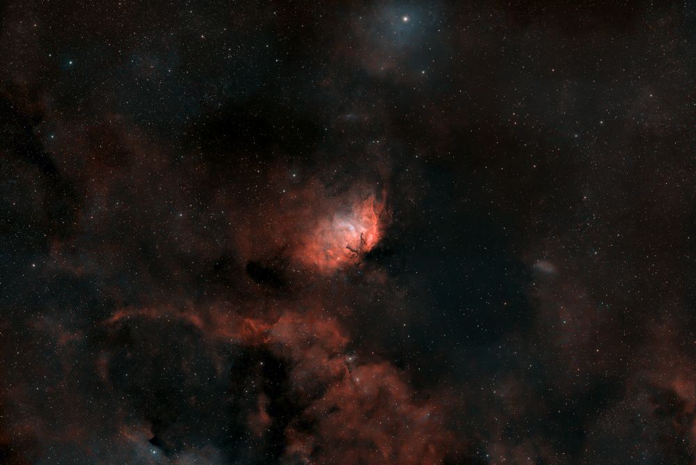 🧵(1/2) The Tulip Nebula (Sh 2-101) is an emission nebula in the constellation Cygnus, about 6000 light-years away from Earth.

Shot taken on 2025-06-22 from my backyard. 

🔭: William Optics Pleiades 111
📷: ZWO ASI 2600
Total exposure: 13x300 sec (1h05)

#Astrophotography #Space #DeepSpace #Astronomy