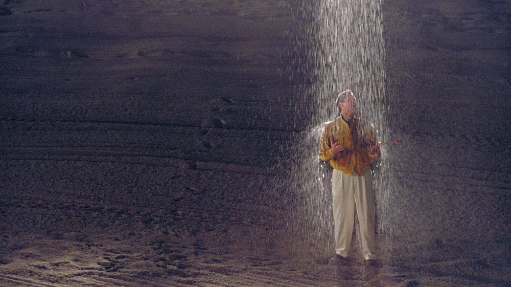 Screencap of The Truman Show (1998, Weir)