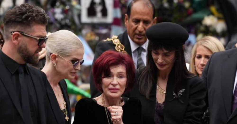 Ozzy Osbourne funeral: Sharon and family mourn, fans line streets to pay tribute to rocker - National | Globalnews.ca