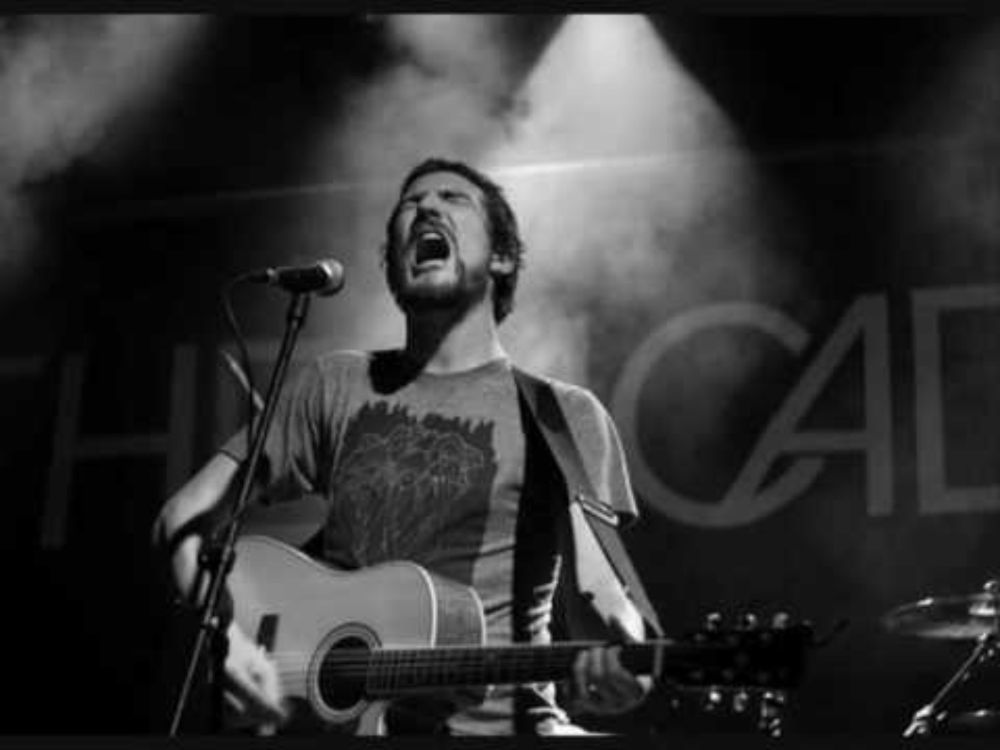 Frank Turner: Smiling at Strangers on Trains