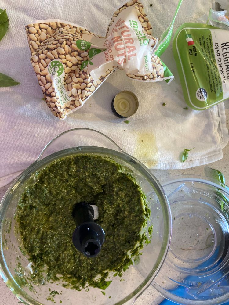 Pesto alla Genovese in the food processor