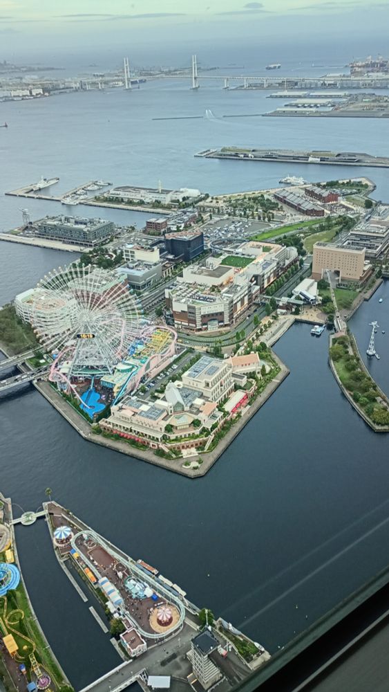 ランドマークタワー展望台から見た横浜の景色。