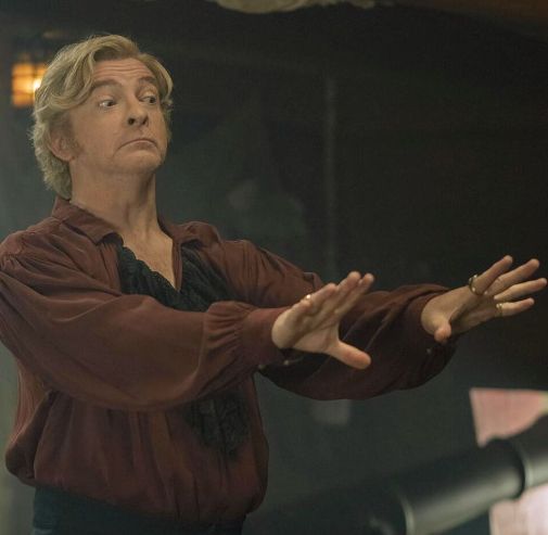 Stede reaching with his hands in front of him