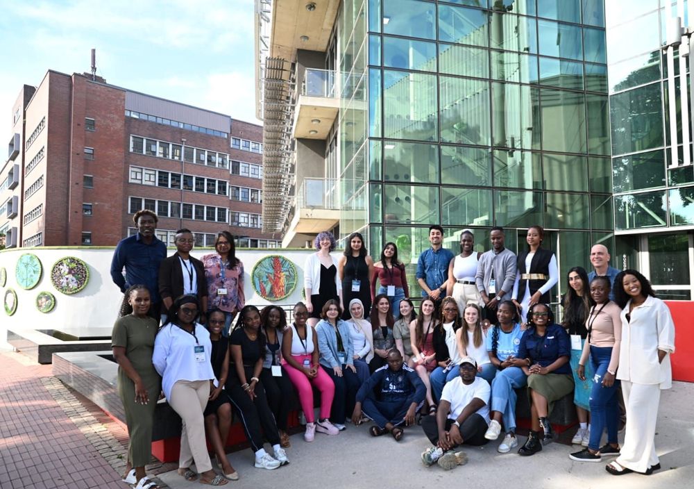 Students and instructors from SANTHE, SFU Faculty of Health Sciences, and the African Health Research Institute gathered together in Durban, South Africa for a course: “Interdisciplinary approaches to understanding the global burden of HIV and health inequities among youth in Sub-Saharan Africa.” The groups is shown standing together in front of a building at the Nelson R. Mandela School of Medicine.