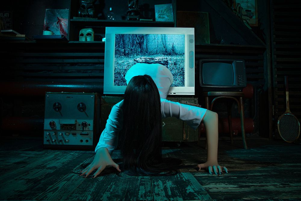 Sadako comes out of the TV