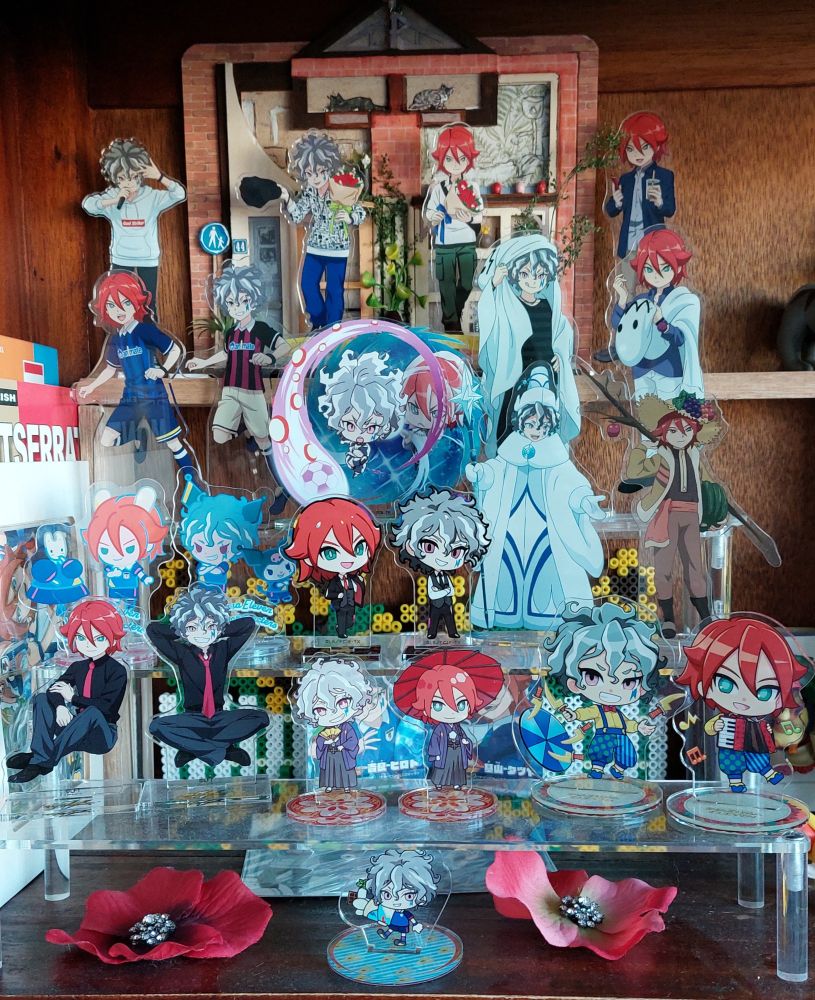 Lots of acrylic standees of Kira Hiroto and Kiyama Tatsuya from Inazuma Eleven Ares/Orion in several different outfits