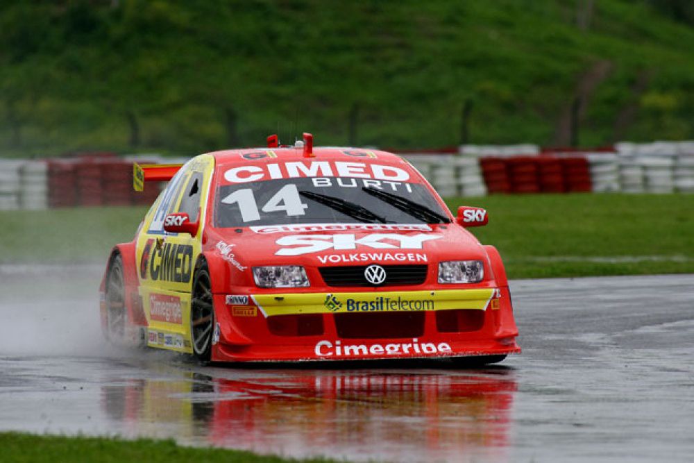 2005-2006 VW Brasil V8 Bora race car front view