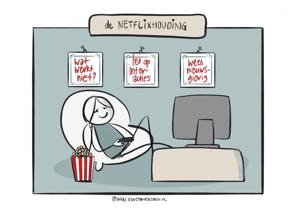 Vrouw met afstandsbediening in luie stoel voor TV 