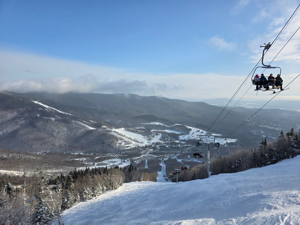 View from the top of Upper Liftline at Stowe, down the trail to the parking lot. It's steep as hell, currently moguled, and icy in parts...but so good if you've got the skills for it 😎