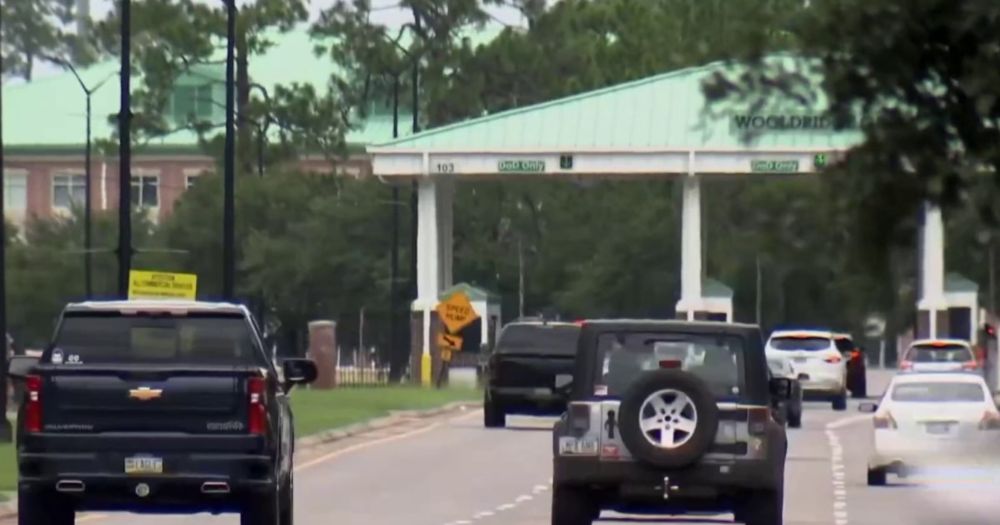 Five soldiers were shot on the Fort Stewart Army base in Georgia. The suspect is now in custody. Ron Peavey, a truck driver who was on the base during the lockdown, joins Chris Jansing to recount how ...