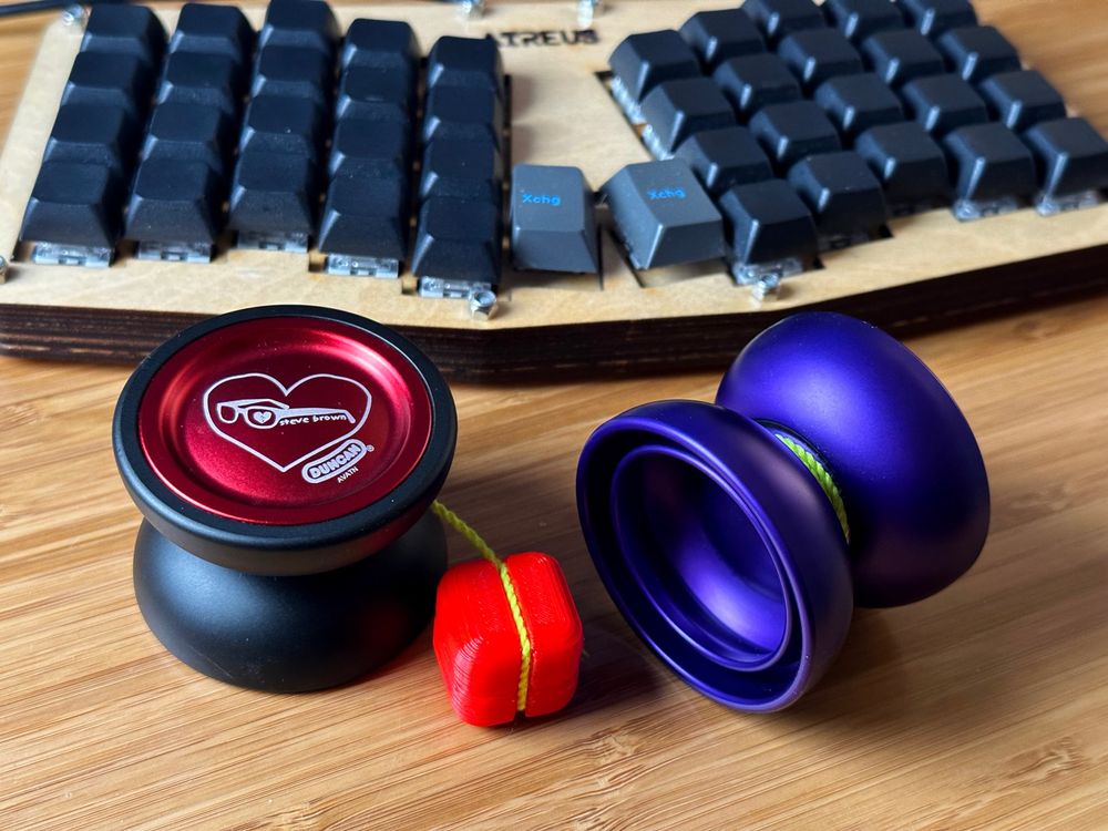 Steve Brown Duncan Freehand ONE AL yoyo & CLYW Beater yoyo