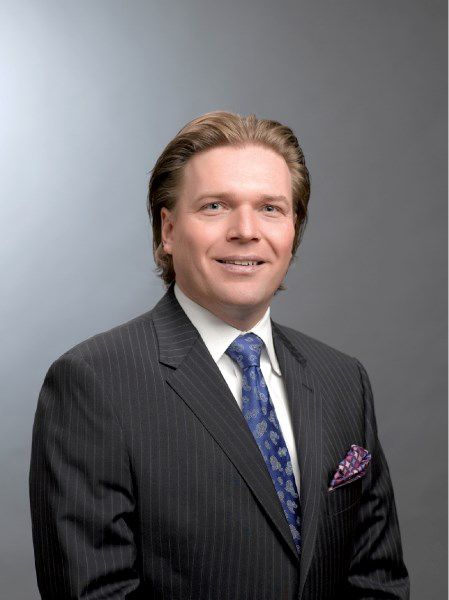 Former deputy premier Thomas Lukaszuk says volunteers are working across the province to meet tight deadline