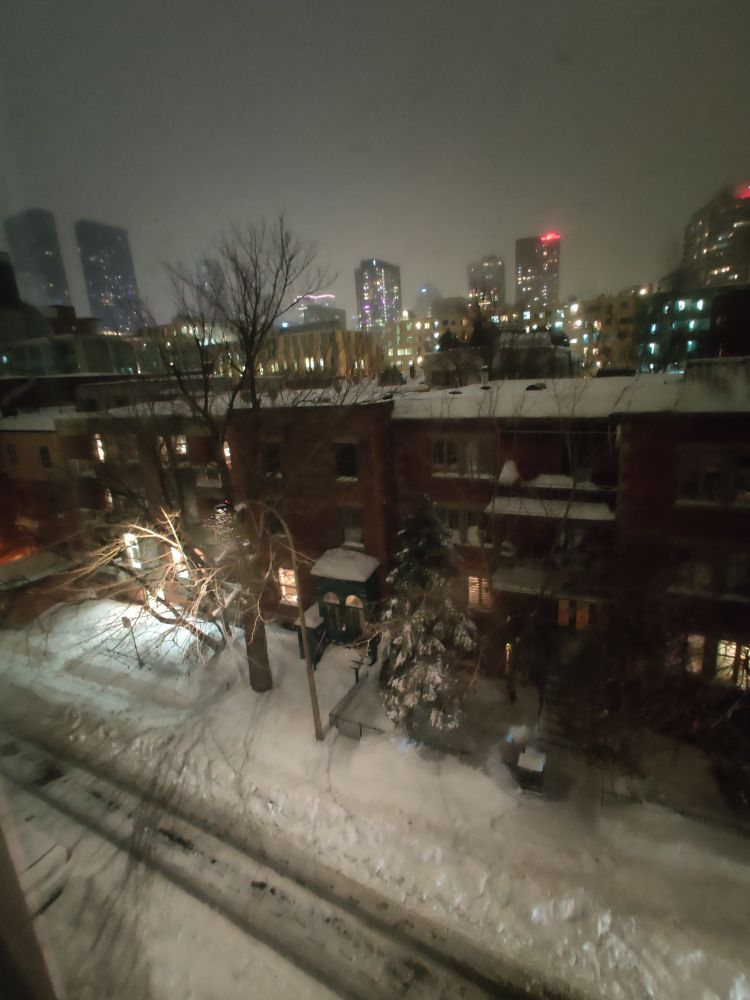 Montréal Quebec by night 