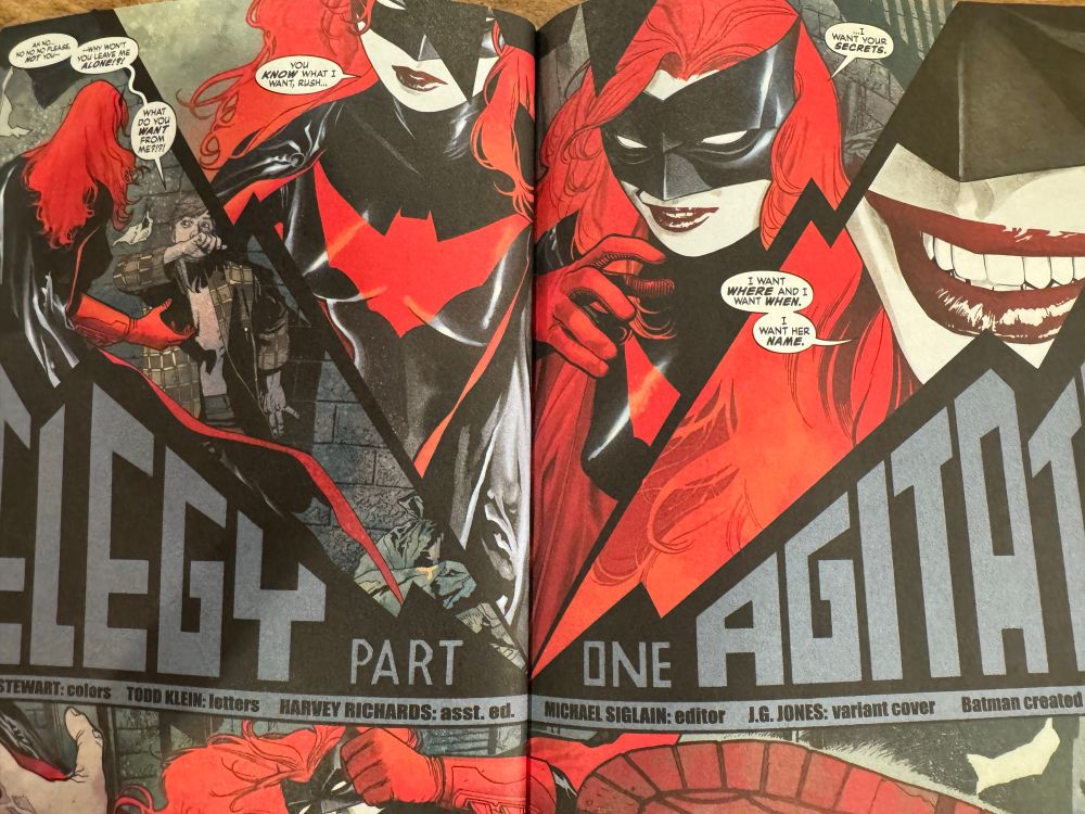 Splash page from batwoman elegy