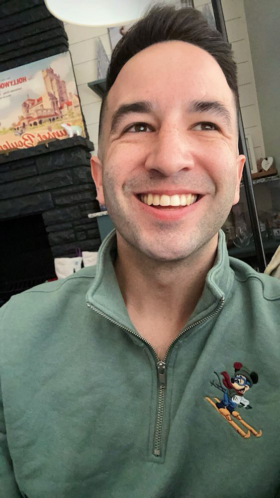 Happy gay boy who is ready to suck dick 