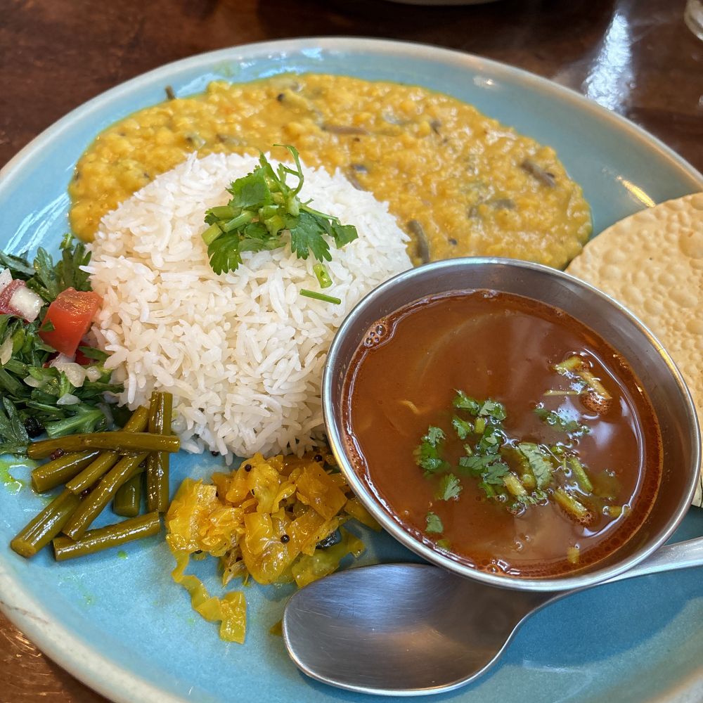 カレー２種類の写真／Curry&Spice 青い鳥（幡ヶ谷）