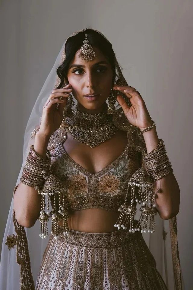 Anjli Mohindra