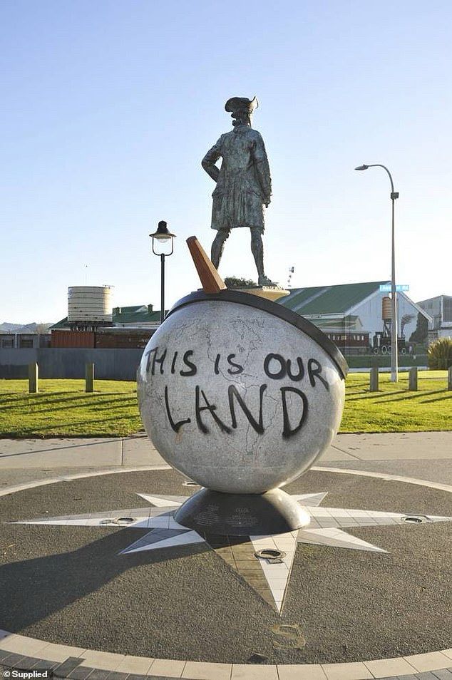 Captain Cook statue