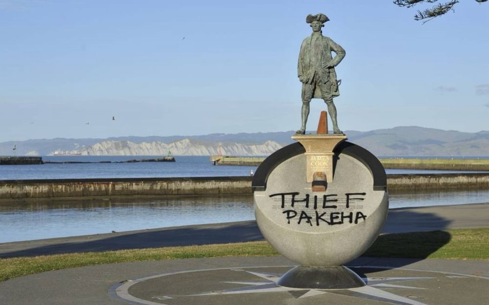 Captain Cook statue