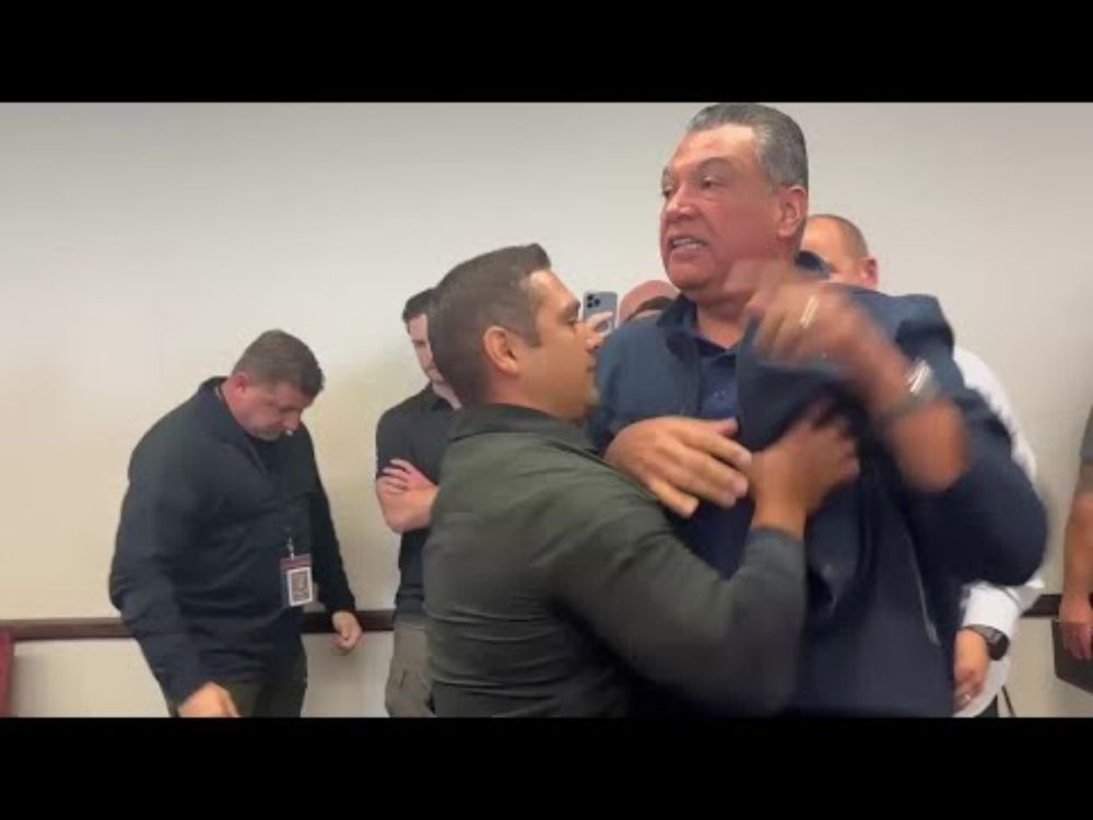 Senator Alex Padilla removed from Sec. Noem press conference