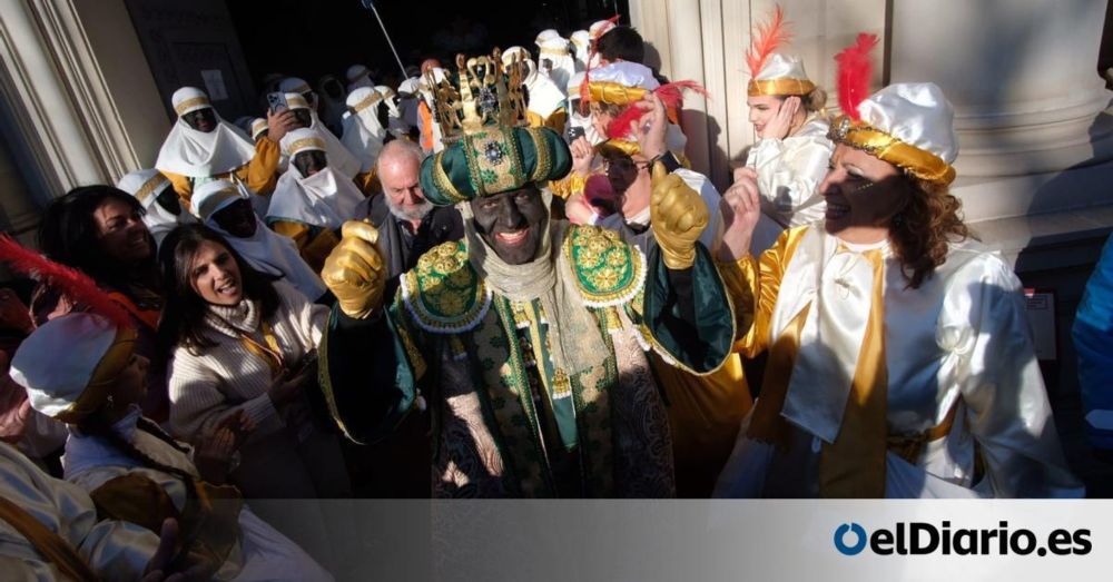 El rey Baltasar de la Cabalgata de Sevilla sale vestido de torero