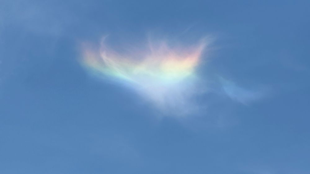 Iridescent ice crystals
