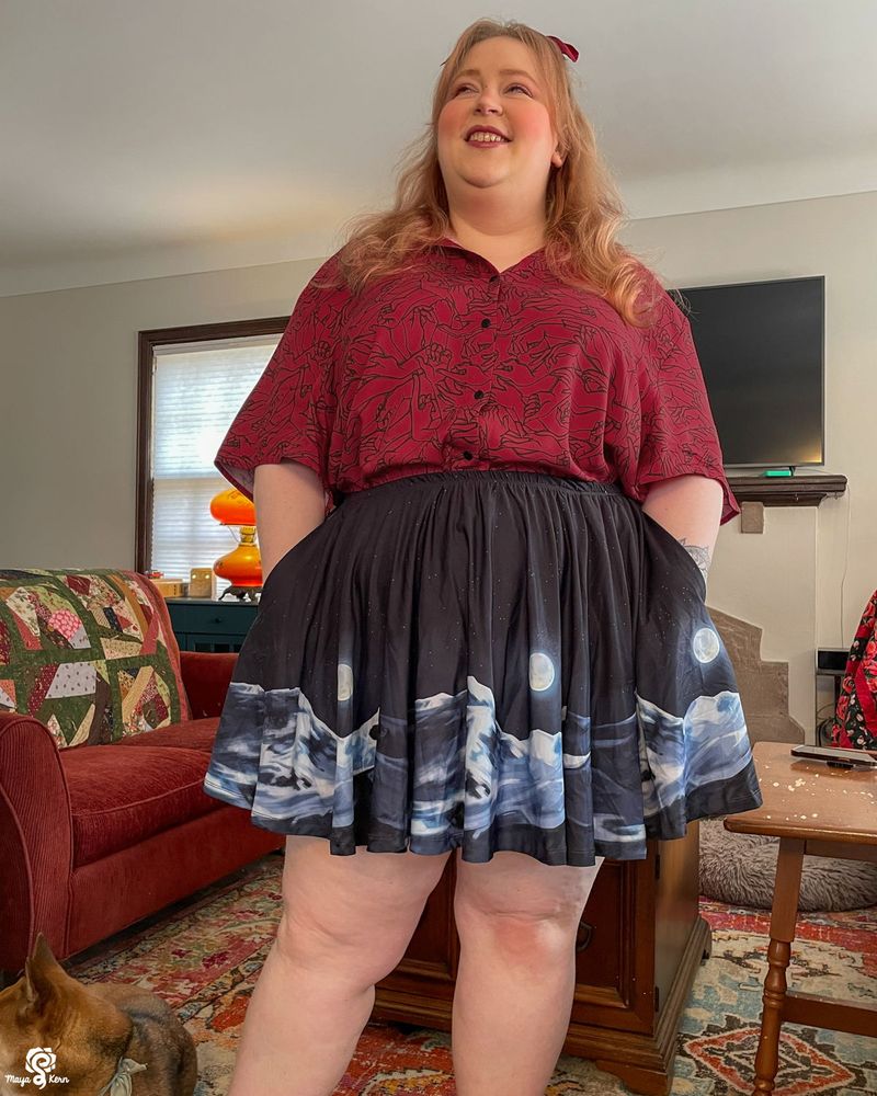 maya wearing the hands button-up in size 3xl