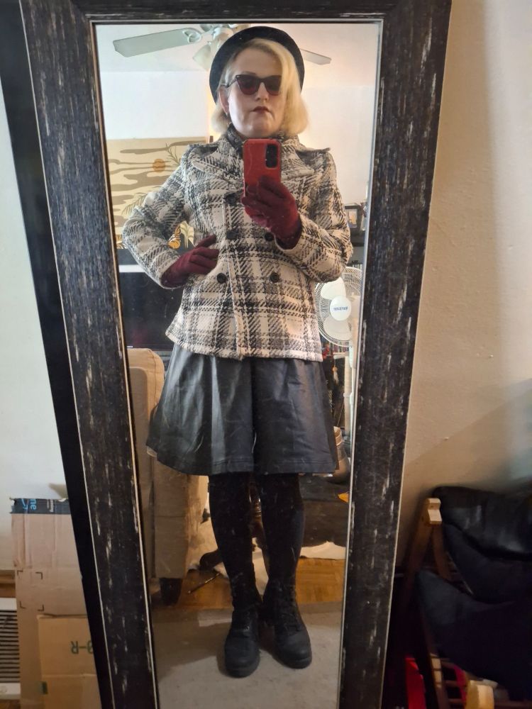 A full length mirror selfie