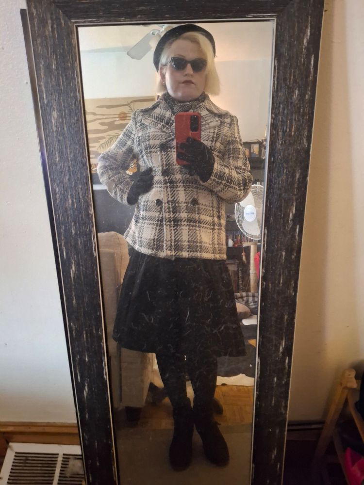 A full length mirror selfie