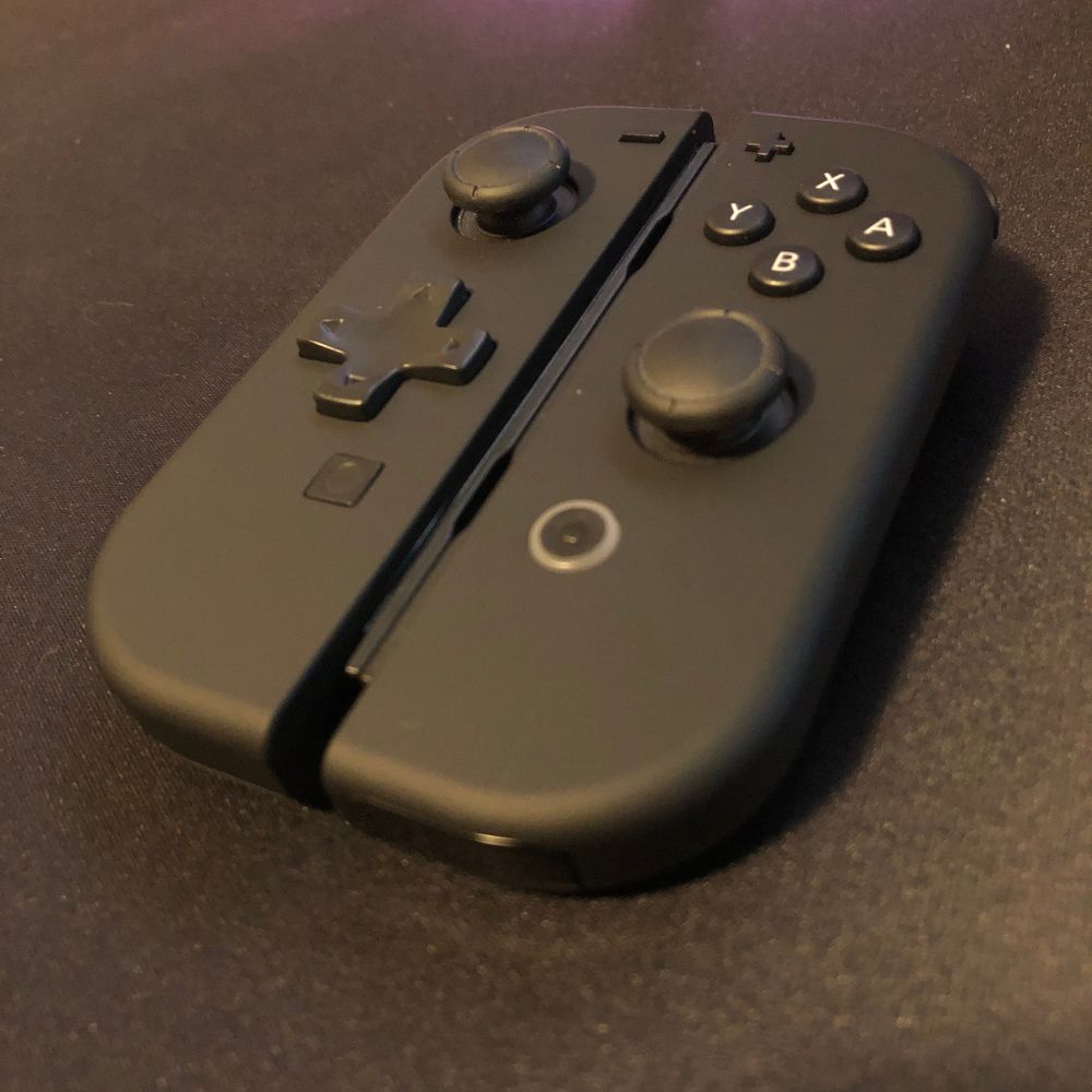 Picture of joy-cons side by side