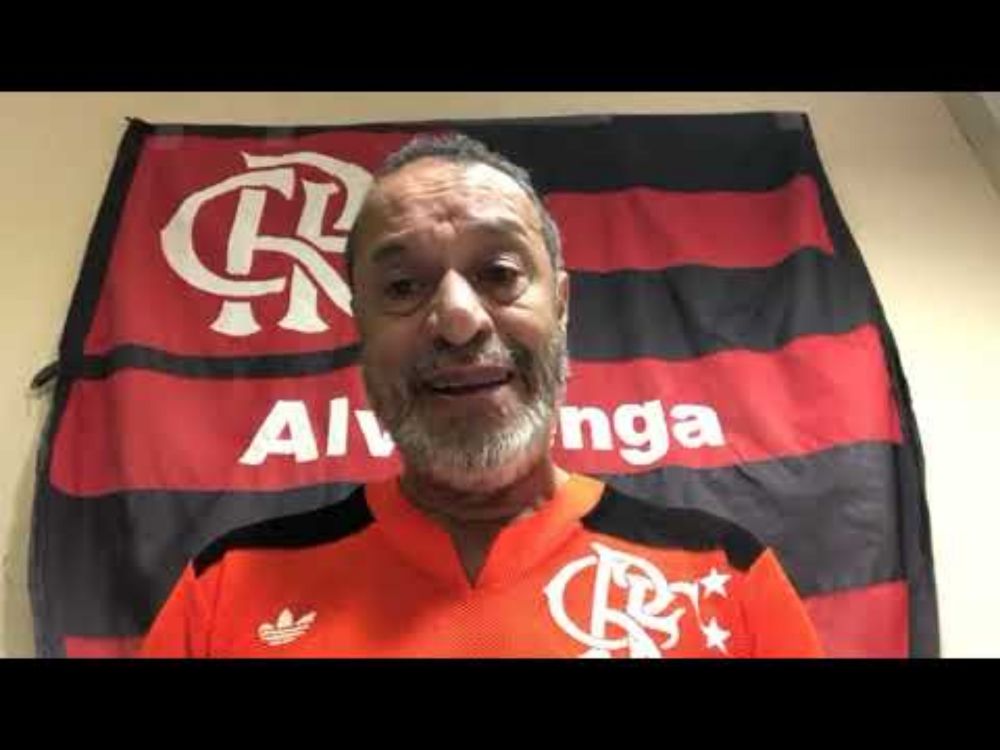 Alvarenga comentando as principais notícias do Nosso Flamengo