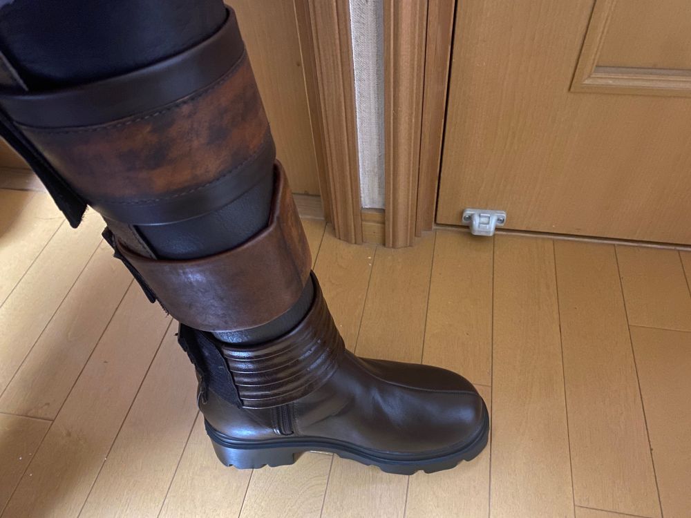 ディン・ジャリンの左足のコスプレ