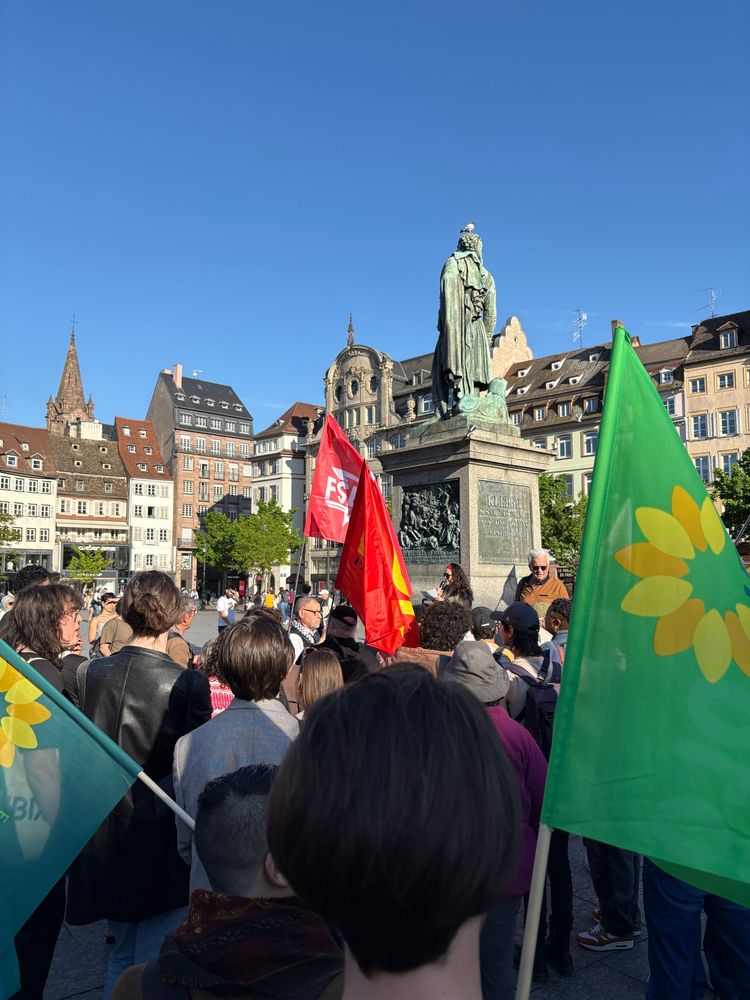 Rassemblement en hommage à Aboubakar Cissé place Kléber