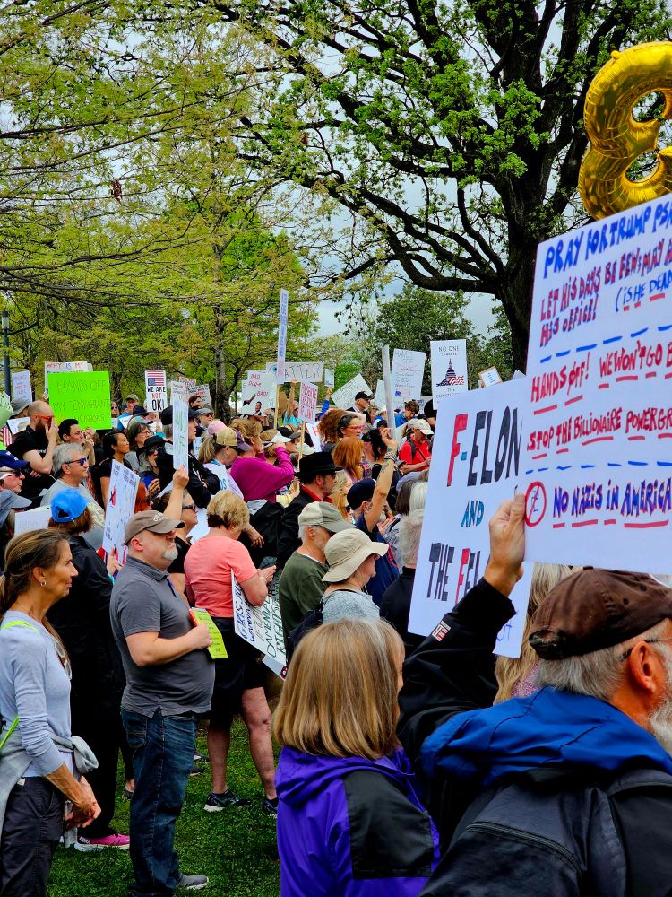 Images from the Hands-off really in Nashville, TN on April 5th. 