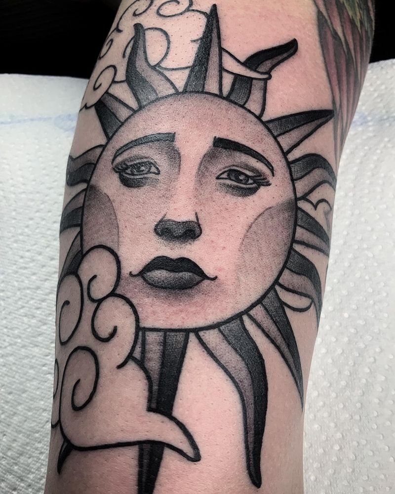 sun and clouds for pia <3
.
.
.
#blacktattoo #blacktattooart #blxckink #darkartists #onlyblackart #germantattooers #blackworkers #tattooartist 
#traditional #traditionaltattoo #blackworktattoo #blackwork #tattoo #tattoos #inked #fyp #foryoupage 

#mönchengladbach 
#saintblacktattoo