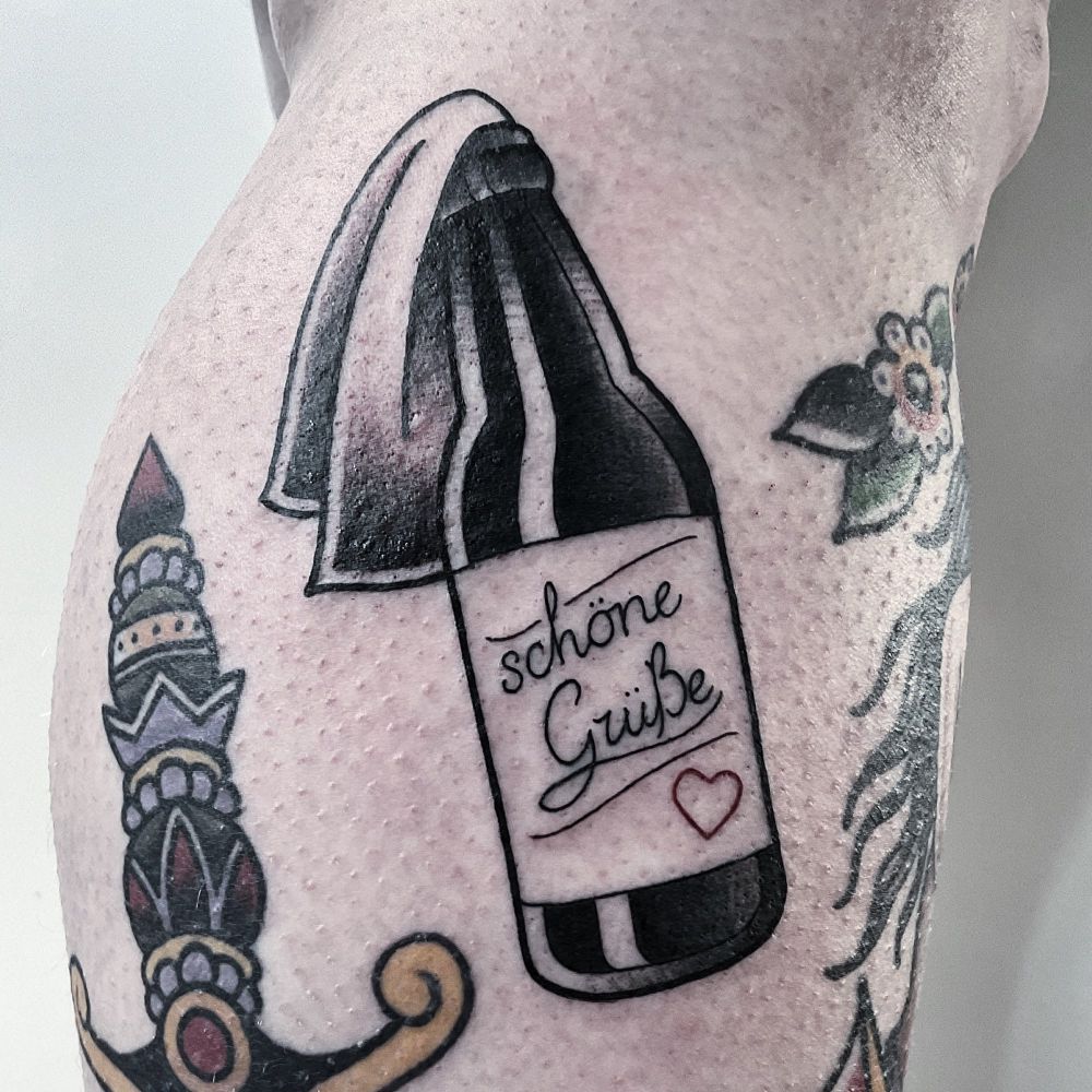 molotov cocktail for liz <3 
.
.
.
#blacktattoo #blacktattooart #blxckink #darkartists #onlyblackart #germantattooers #blackworkers #tattooartist 
#traditional #traditionaltattoo #blackworktattoo #blackwork #tattoo #tattoos #inked #fyp #foryoupage 

#mönchengladbach 
#saintblacktattoo
