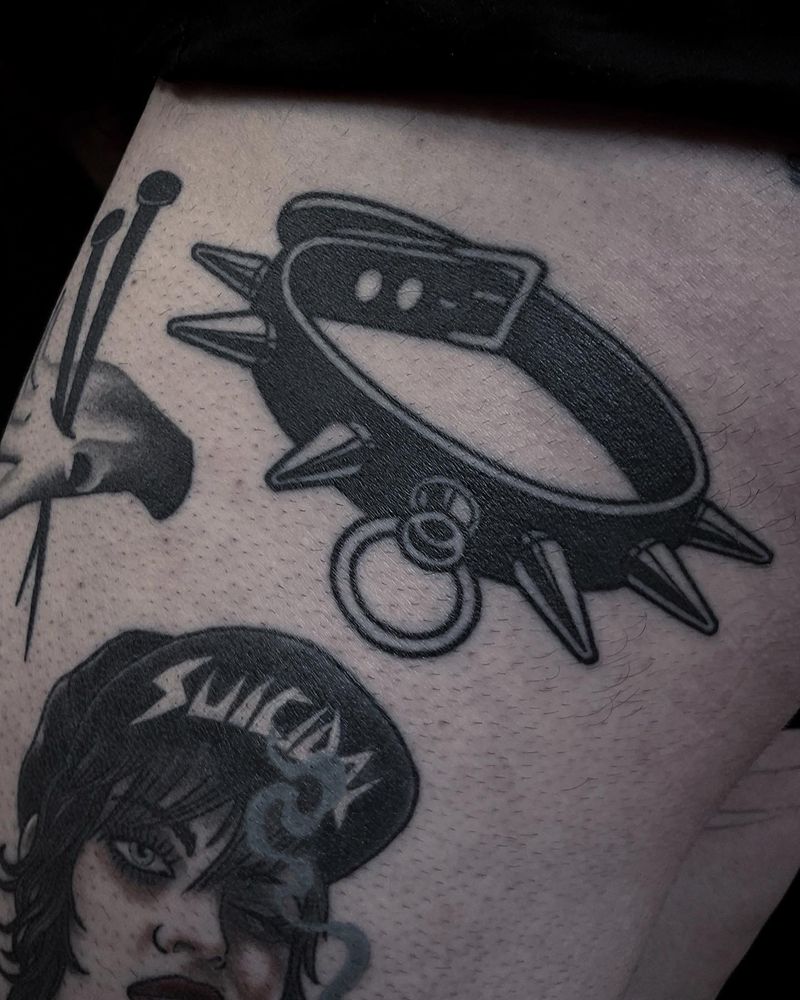 healed choker for ramon <3
.
.
.
#blacktattoo #blacktattooart #blxckink #darkartists #onlyblackart #germantattooers #blackworkers #tattooartist 
#traditional #traditionaltattoo #blackworktattoo #blackwork #tattoo #tattoos #inked #fyp #foryoupage 

#mönchengladbach 
#saintblacktattoo